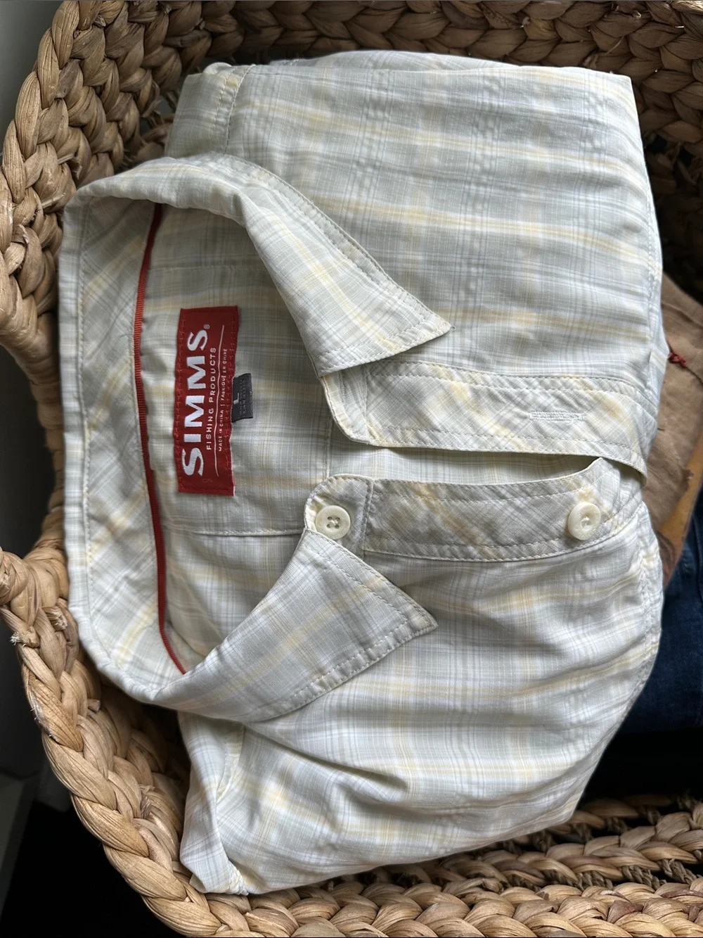Simms Men's Light Plaid Button-Down Shirt in Cream and Light Gray